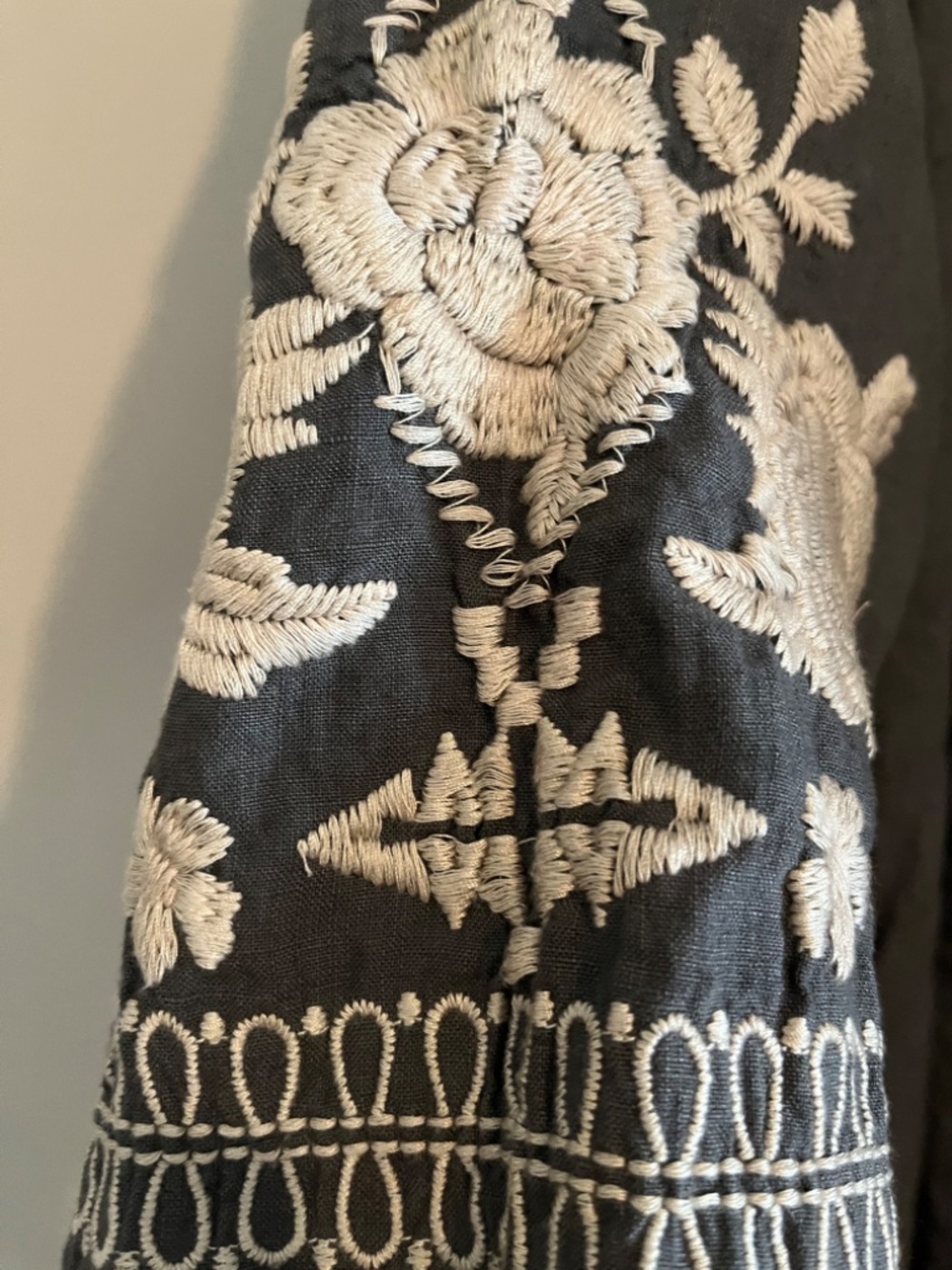 Johnny Was (JWLA) Embroidered Linen Caftan with Self-belt 3X - Picture 3 of 5